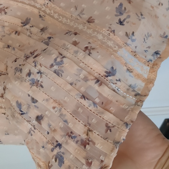 Abercrombie and Fitch floral tank top - Picture 2 of 6